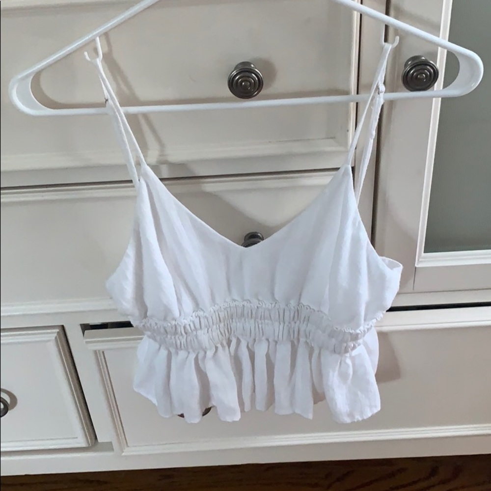 White fitted crop top?¿